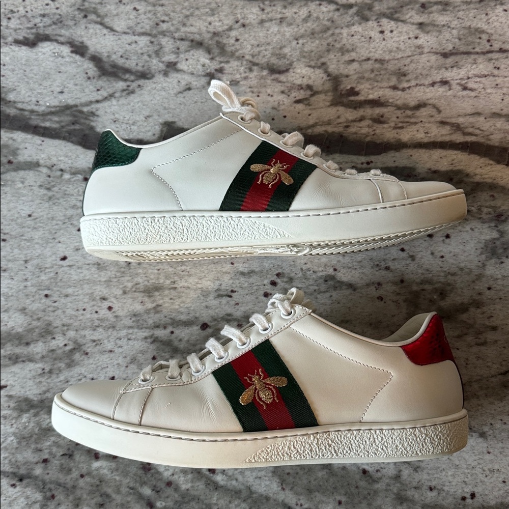 Gucci Ace Bee Embroidered Leather Low Top Sneakers